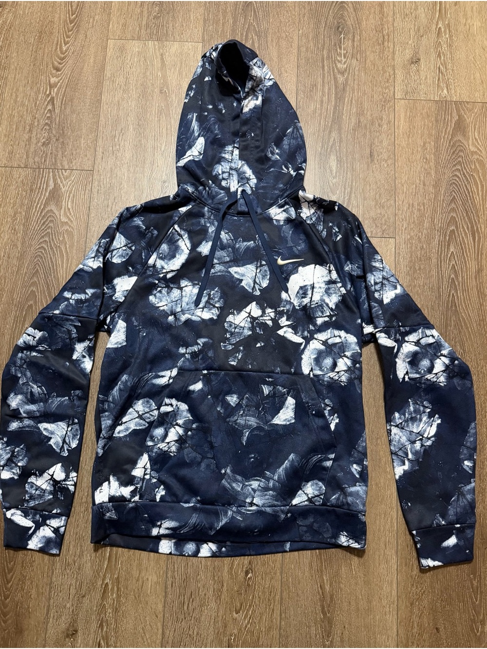 Women’s Nike Therma-Fit Black, Navy Blue and White Floral-Print Pullover Hoodie